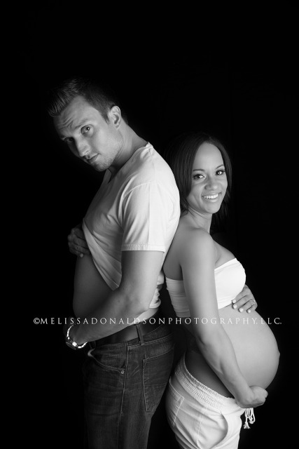 https://melissadonaldsonphotography.com/chandlergilbert-maternity-photographer-dax-tiana/